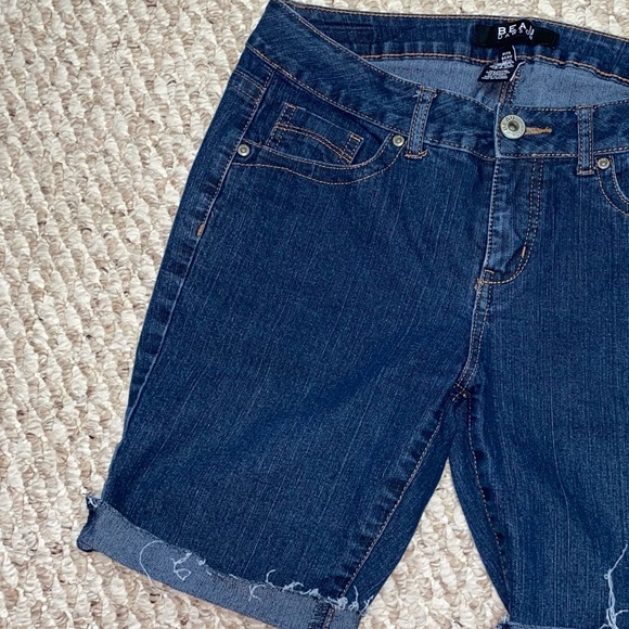 2 for $20 or 5 for $40
BEAU DAWSON SHORTS - SIZE 8P - Picture 2 of 5